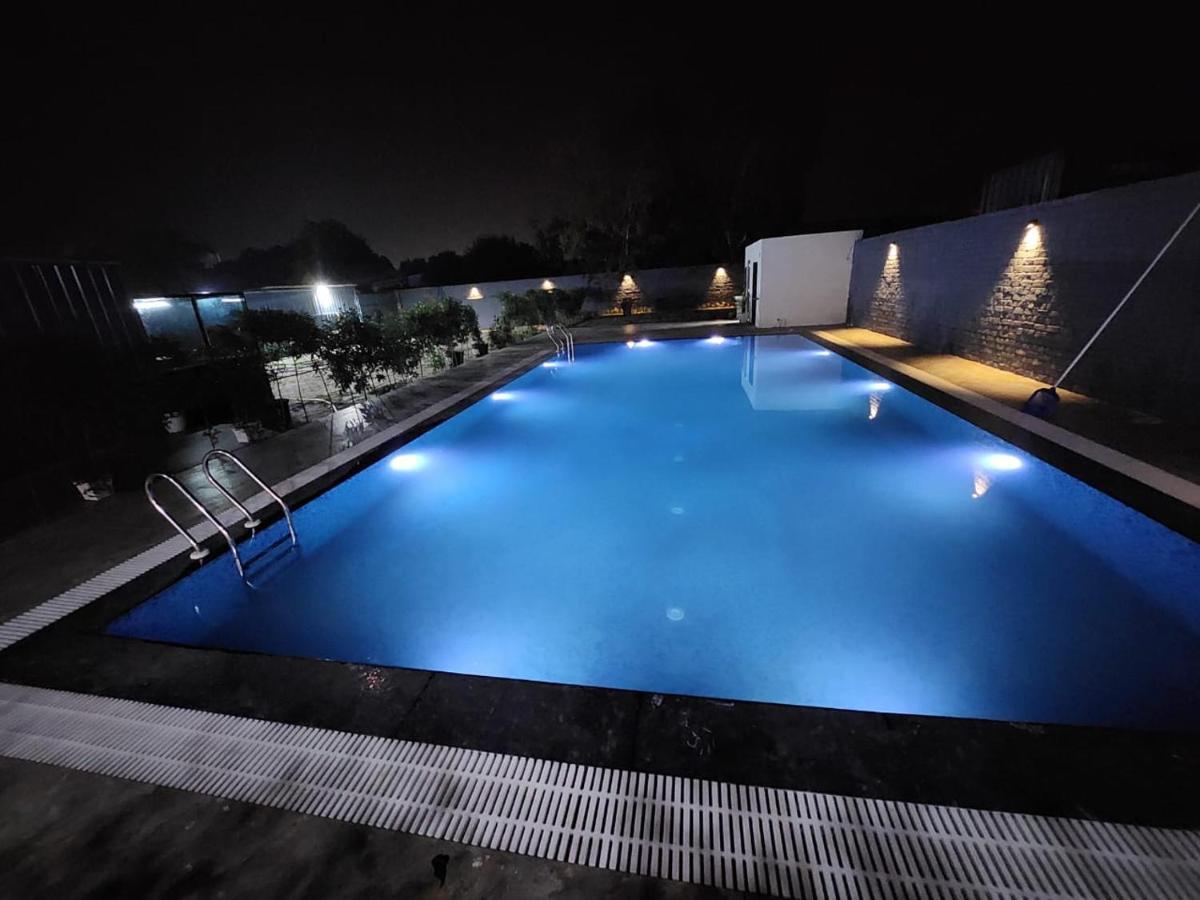 The Lagoon Samalkha Exterior foto